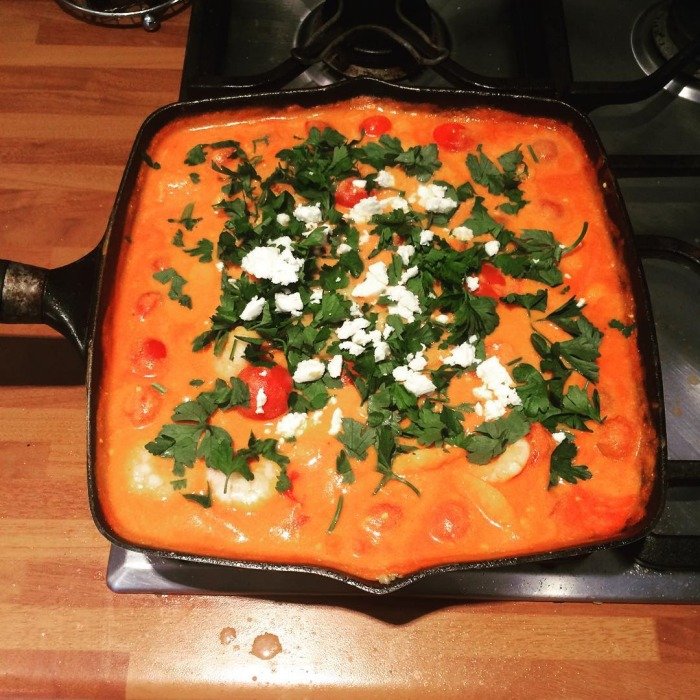 Grške kozice s paradižnikovo omako in feta sirom | Garides Saganaki